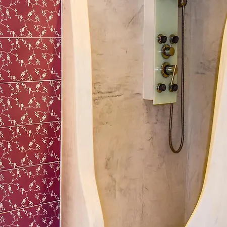 Hidden Garden Deluxe Daire