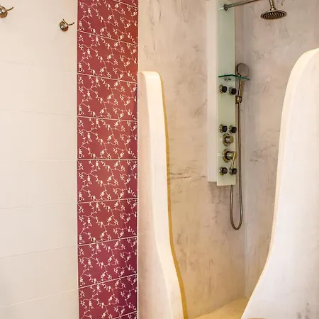 Apartment Hidden Garden Deluxe Skiathos Town