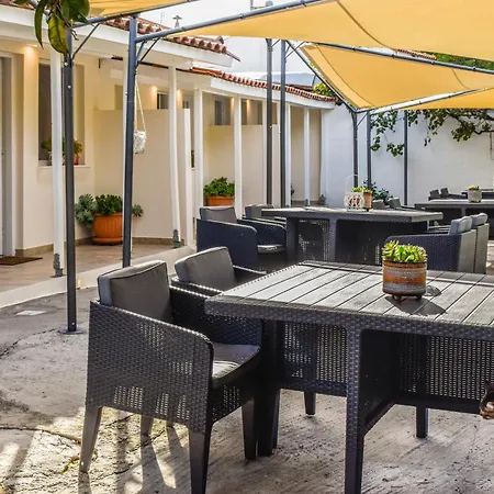 Hidden Garden Deluxe Apartment Skiathos Town