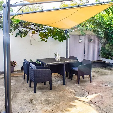 Apartment Hidden Garden Deluxe Skiathos Town