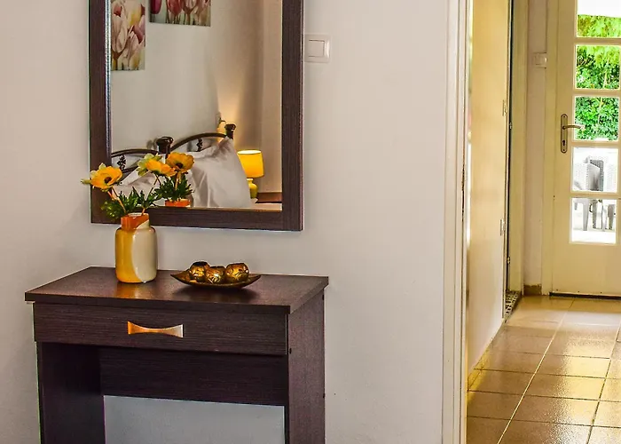 Hidden Garden Deluxe