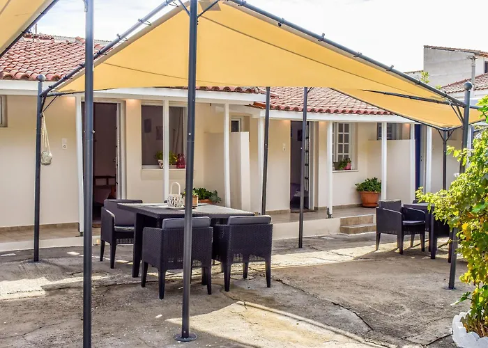 Hidden Garden Deluxe Apartamento