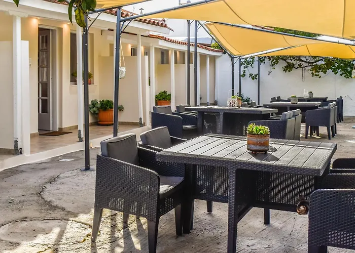 Hidden Garden Deluxe Apartamento Skiathos